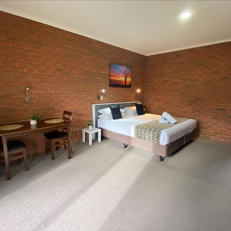 Ashleigh Court Motor Inn Mulwala Exterior photo