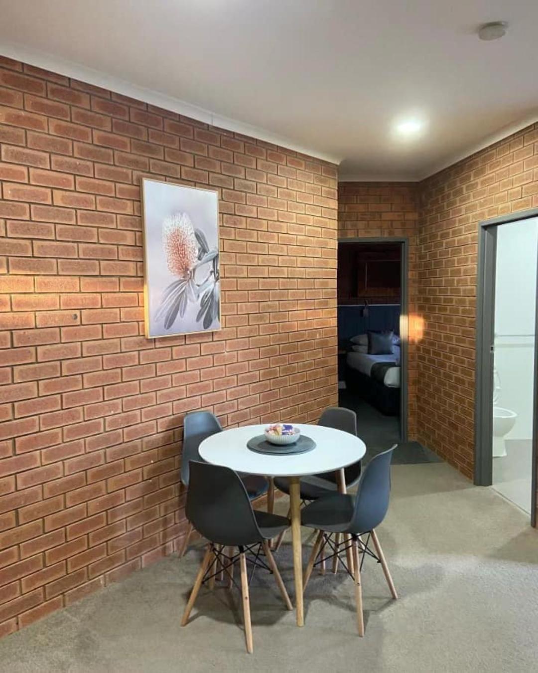 Ashleigh Court Motor Inn Mulwala Exterior photo
