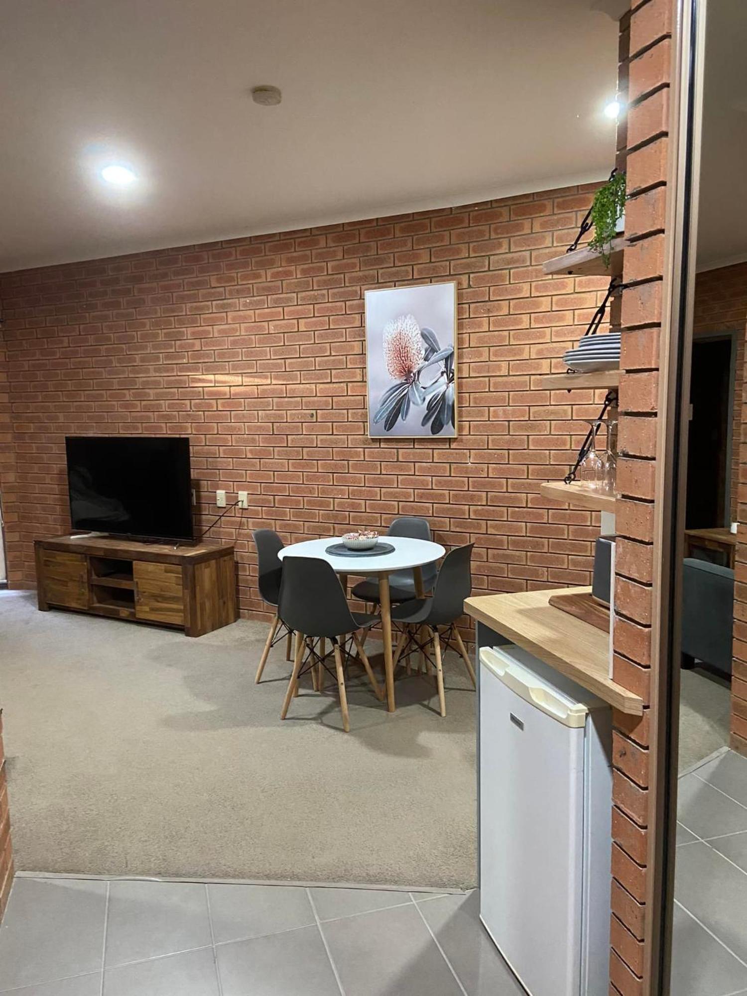 Ashleigh Court Motor Inn Mulwala Exterior photo