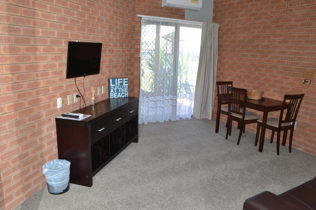 Ashleigh Court Motor Inn Mulwala Exterior photo