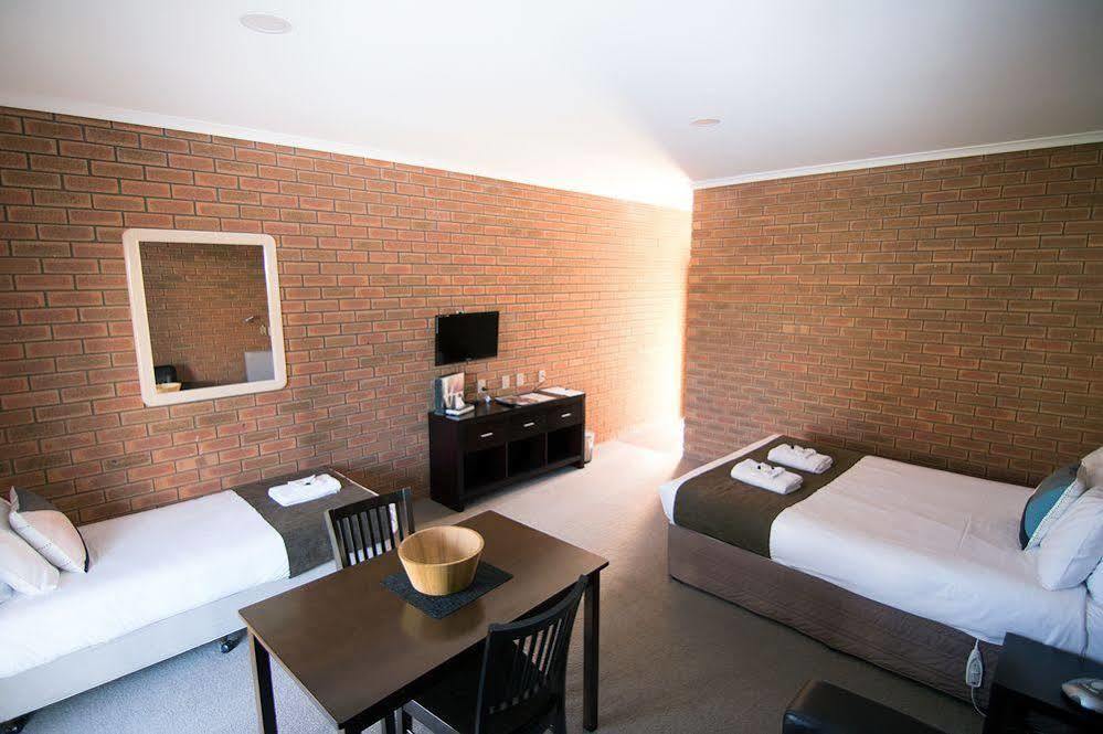 Ashleigh Court Motor Inn Mulwala Exterior photo
