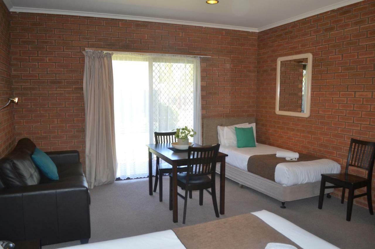 Ashleigh Court Motor Inn Mulwala Exterior photo