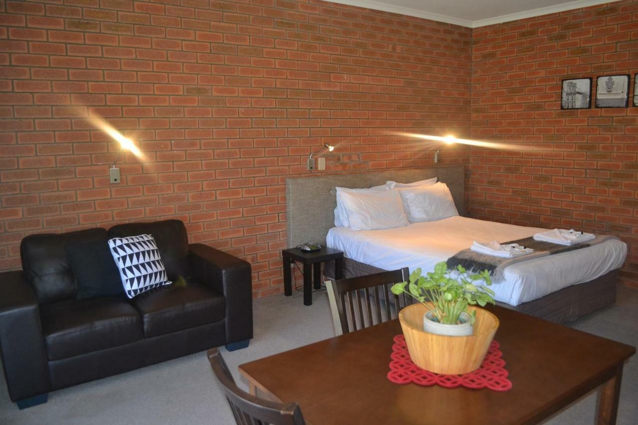 Ashleigh Court Motor Inn Mulwala Exterior photo