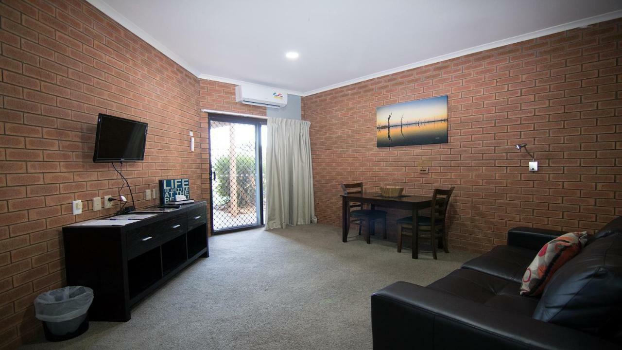 Ashleigh Court Motor Inn Mulwala Exterior photo