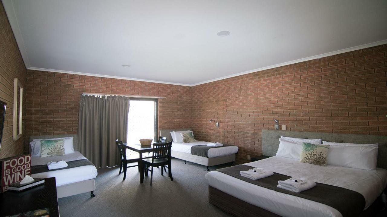 Ashleigh Court Motor Inn Mulwala Exterior photo