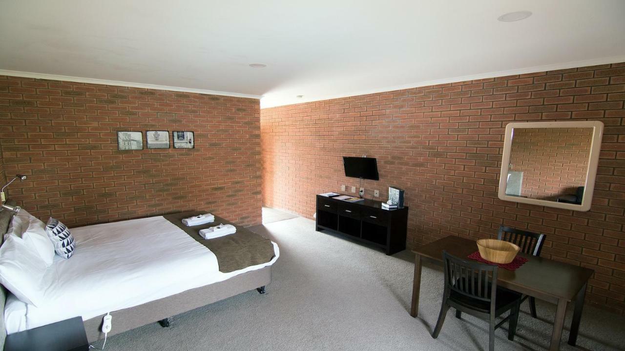 Ashleigh Court Motor Inn Mulwala Exterior photo