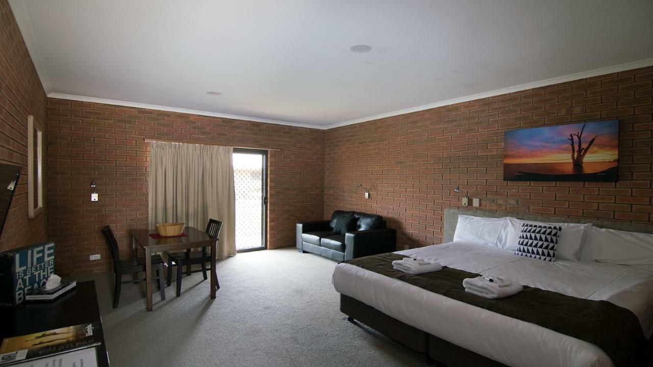 Ashleigh Court Motor Inn Mulwala Exterior photo