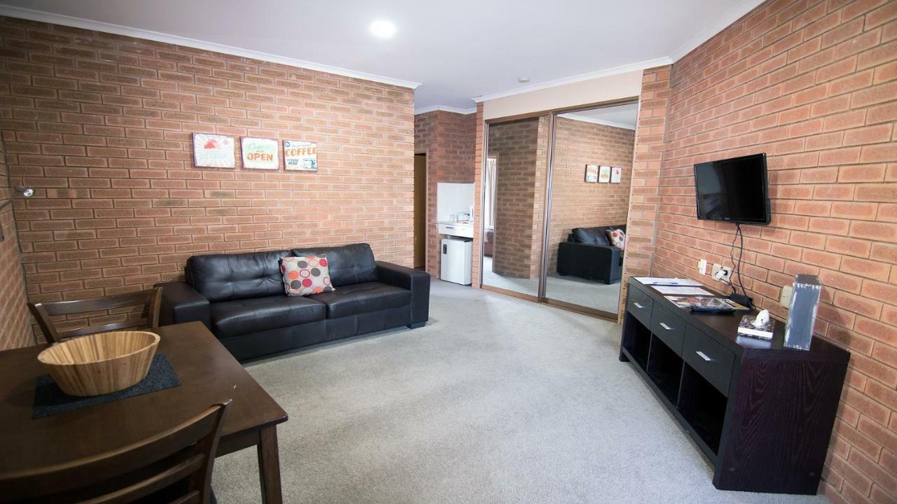 Ashleigh Court Motor Inn Mulwala Exterior photo